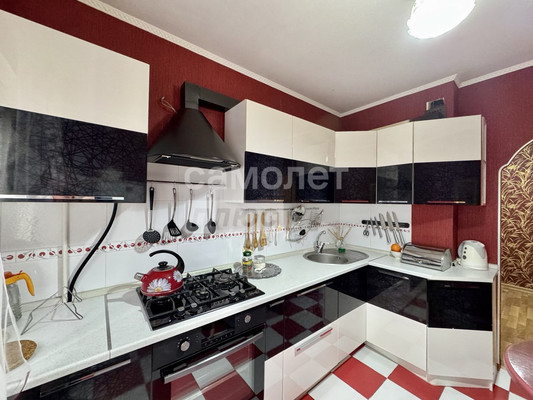 Продам двухкомнатную (2-комн.) квартиру, Лермонтова ул, 271, Славянск-на-Кубани г