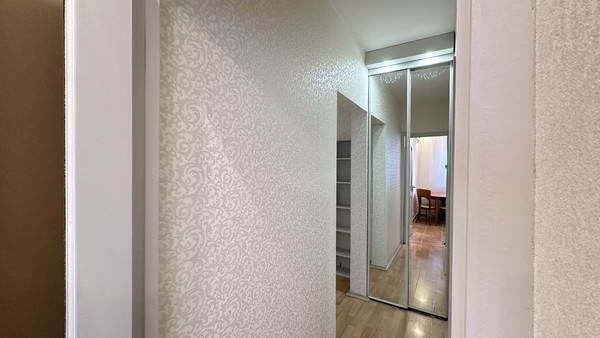 Продам двухкомнатную (2-комн.) квартиру, Загородное ш, 4к2, Москва г