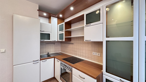 Продам двухкомнатную (2-комн.) квартиру, Загородное ш, 4к2, Москва г