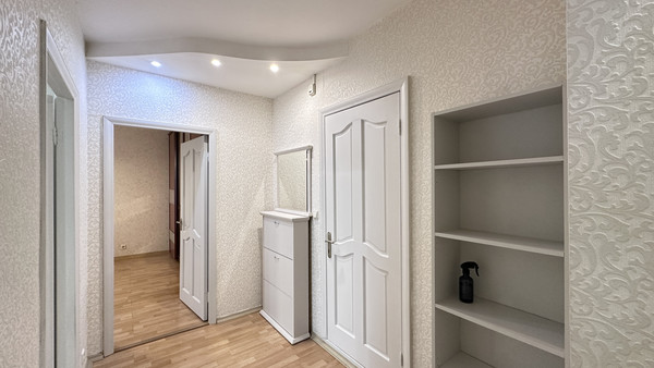 Продам двухкомнатную (2-комн.) квартиру, Загородное ш, 4к2, Москва г