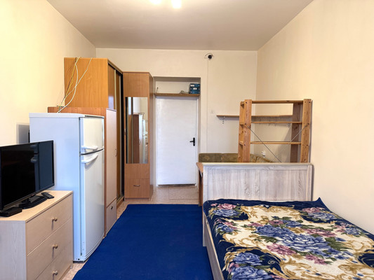 Сдам комнату в 10-комн. квартире, Железноводская ул, 26-28, Санкт-Петербург г