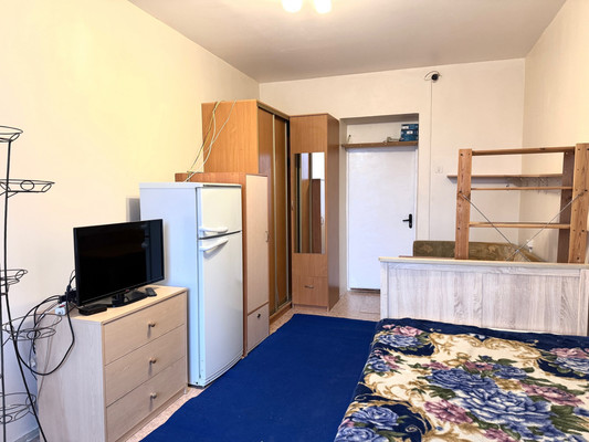 Сдам комнату в 10-комн. квартире, Железноводская ул, 26-28, Санкт-Петербург г