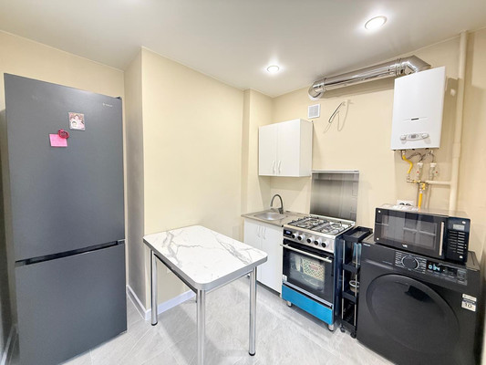 Продам двухкомнатную (2-комн.) квартиру, Кирова ул, 3, Нальчик г