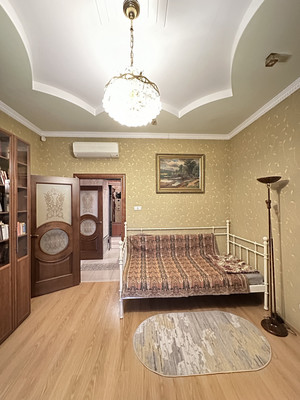 Продам трехкомнатную (3-комн.) квартиру, Московский пр-кт, 159, Санкт-Петербург г