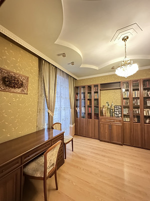 Продам трехкомнатную (3-комн.) квартиру, Московский пр-кт, 159, Санкт-Петербург г