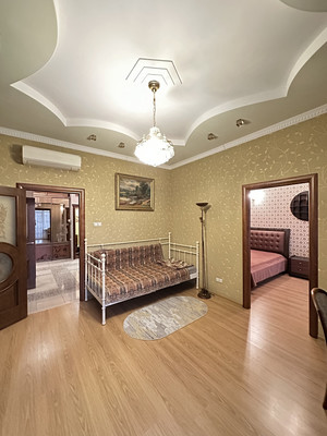 Продам трехкомнатную (3-комн.) квартиру, Московский пр-кт, 159, Санкт-Петербург г