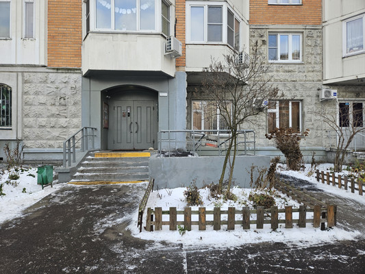 Продам однокомнатную (1-комн.) квартиру, Тихомирова ул, 1, Москва г