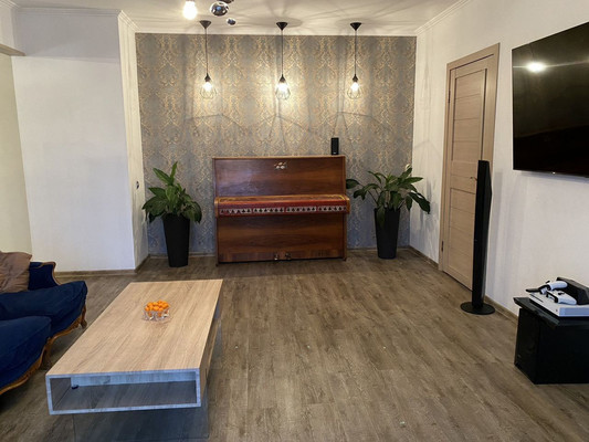 Продам трехкомнатную (3-комн.) квартиру, Аллея здоровья (Портовик тер. СНТ) ул, 13, Калининград г