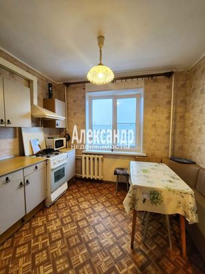 Продам однокомнатную (1-комн.) квартиру, Ленина пр-кт, 37, Кириши г