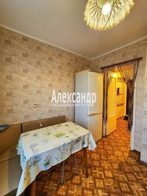 Продам однокомнатную (1-комн.) квартиру, Ленина пр-кт, 37, Кириши г