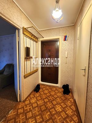 Продам однокомнатную (1-комн.) квартиру, Ленина пр-кт, 37, Кириши г