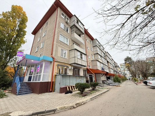 Продам двухкомнатную (2-комн.) квартиру, Калмыкова ул, 235, Нальчик г