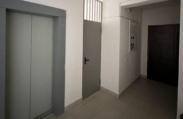 Продам трехкомнатную (3-комн.) квартиру, Ахохова ул, 190А, Нальчик г