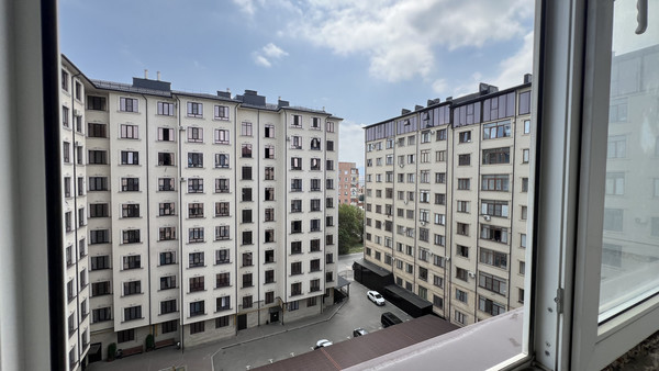 Продам трехкомнатную (3-комн.) квартиру, Ахохова ул, 190А, Нальчик г