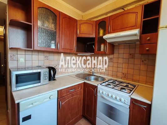 Продам трехкомнатную (3-комн.) квартиру, Тихорецкий пр-кт, 37, Санкт-Петербург г