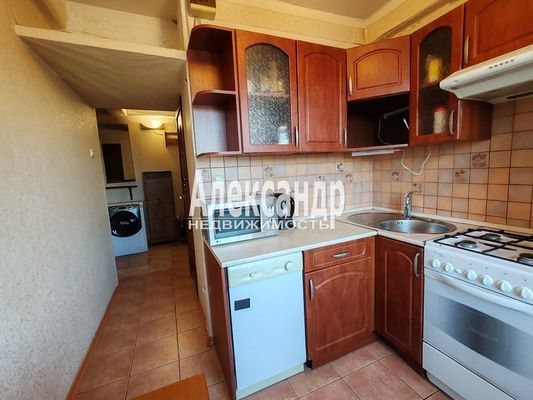 Продам трехкомнатную (3-комн.) квартиру, Тихорецкий пр-кт, 37, Санкт-Петербург г