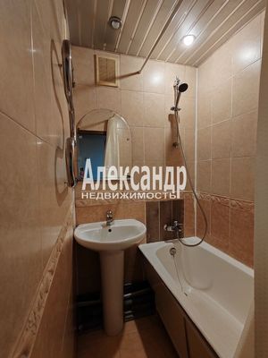 Продам трехкомнатную (3-комн.) квартиру, Тихорецкий пр-кт, 37, Санкт-Петербург г