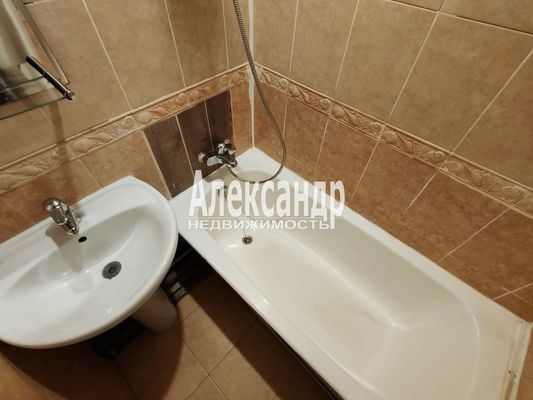 Продам трехкомнатную (3-комн.) квартиру, Тихорецкий пр-кт, 37, Санкт-Петербург г