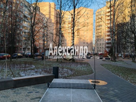 Продам трехкомнатную (3-комн.) квартиру, Тихорецкий пр-кт, 37, Санкт-Петербург г