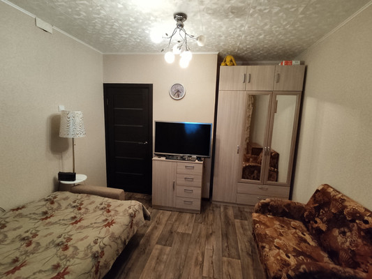 Продам однокомнатную (1-комн.) квартиру, Зелинского ул, 52к2, Великий Новгород г