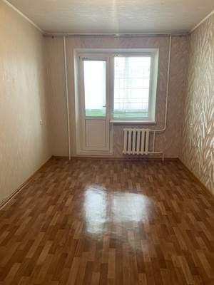 Продам двухкомнатную (2-комн.) квартиру, 34-й мкр, 15В, Октябрьский г