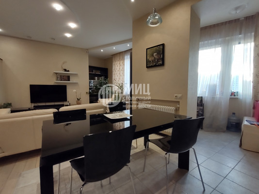 Продам трехкомнатную (3-комн.) квартиру, Коштоянца ул, 20к2, Москва г