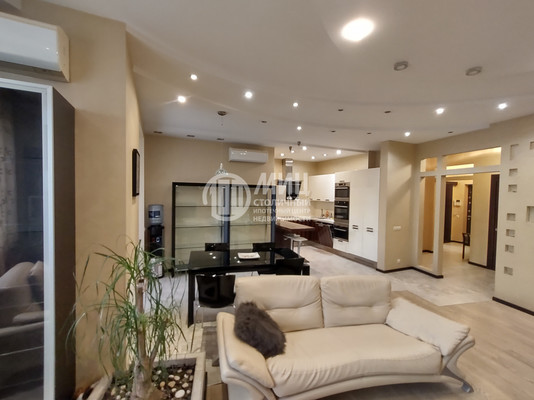 Продам трехкомнатную (3-комн.) квартиру, Коштоянца ул, 20к2, Москва г