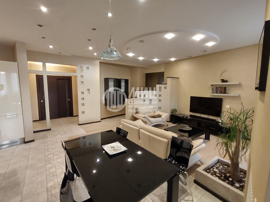 Продам трехкомнатную (3-комн.) квартиру, Коштоянца ул, 20к2, Москва г