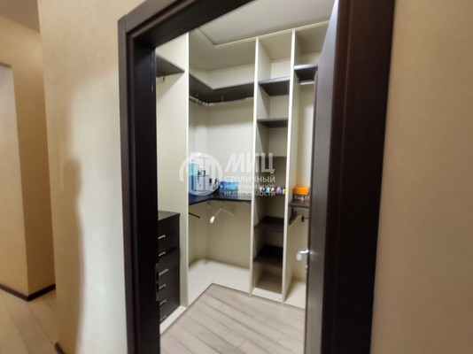 Продам трехкомнатную (3-комн.) квартиру, Коштоянца ул, 20к2, Москва г