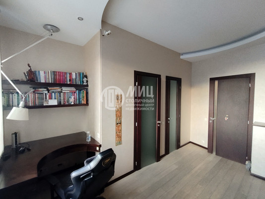 Продам трехкомнатную (3-комн.) квартиру, Коштоянца ул, 20к2, Москва г