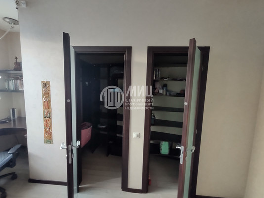 Продам трехкомнатную (3-комн.) квартиру, Коштоянца ул, 20к2, Москва г