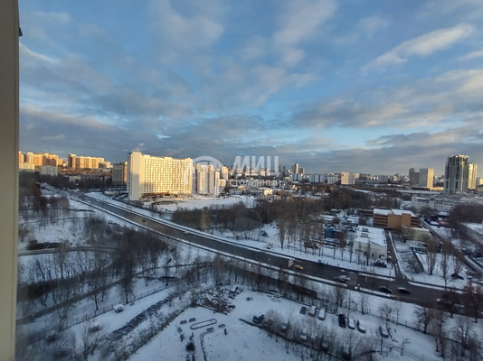 Продам трехкомнатную (3-комн.) квартиру, Коштоянца ул, 20к2, Москва г