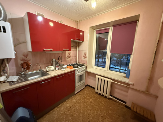 Продам трехкомнатную (3-комн.) квартиру, Школьная ул, 16, Кузьмоловский гп