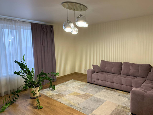 Продам трехкомнатную (3-комн.) квартиру, Чкалова ул, 18, Рязань г