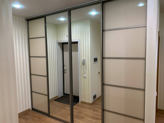 Продам трехкомнатную (3-комн.) квартиру, Чкалова ул, 18, Рязань г