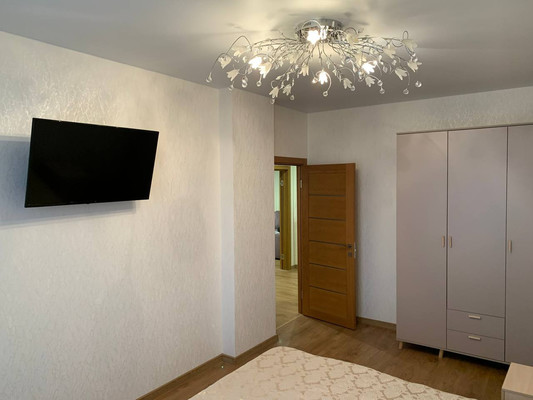 Продам трехкомнатную (3-комн.) квартиру, Чкалова ул, 18, Рязань г