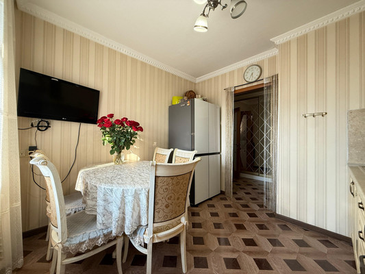 Продам многокомнатную квартиру, Кабардинская ул, 210, Нальчик г