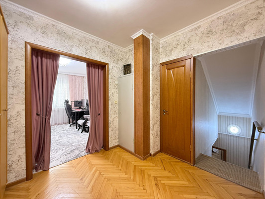 Продам многокомнатную квартиру, Кабардинская ул, 210, Нальчик г