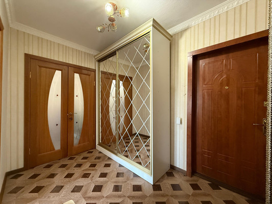 Продам многокомнатную квартиру, Кабардинская ул, 210, Нальчик г