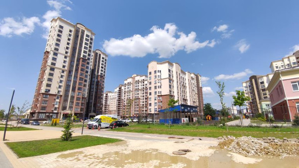 Продам трехкомнатную (3-комн.) квартиру, Крымской весны ул, 5к7, Мирное с