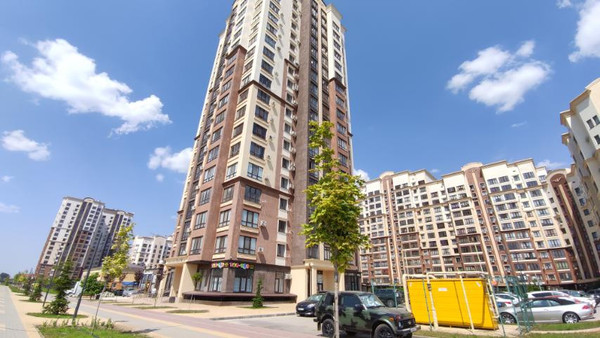 Продам трехкомнатную (3-комн.) квартиру, Крымской весны ул, 5к7, Мирное с
