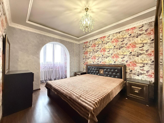 Продам трехкомнатную (3-комн.) квартиру, Шогенова ул, 18, Нальчик г