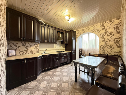 Продам трехкомнатную (3-комн.) квартиру, Шогенова ул, 18, Нальчик г