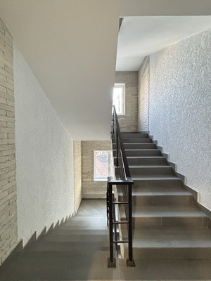 Продам двухкомнатную (2-комн.) квартиру, Тлостанова ул, 32кЕ2, Нальчик г