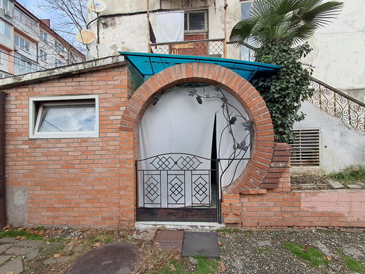 Продам трехкомнатную (3-комн.) квартиру, Шаумяна ул, 10, Туапсе г