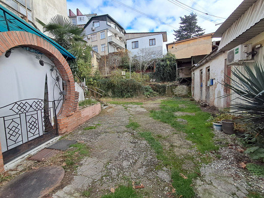 Продам трехкомнатную (3-комн.) квартиру, Шаумяна ул, 10, Туапсе г