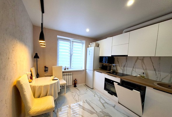 Продам двухкомнатную (2-комн.) квартиру, Генерала Павлова ул, 28, Калининград г