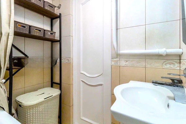 Продам двухкомнатную (2-комн.) квартиру, Генерала Павлова ул, 28, Калининград г