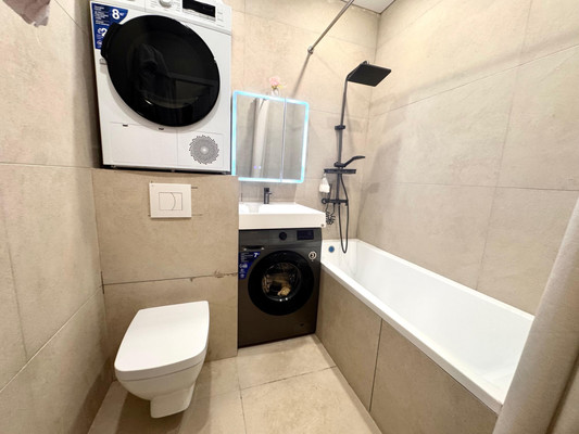 Продам трехкомнатную (3-комн.) квартиру, Енисейская ул, 2/23, Казань г