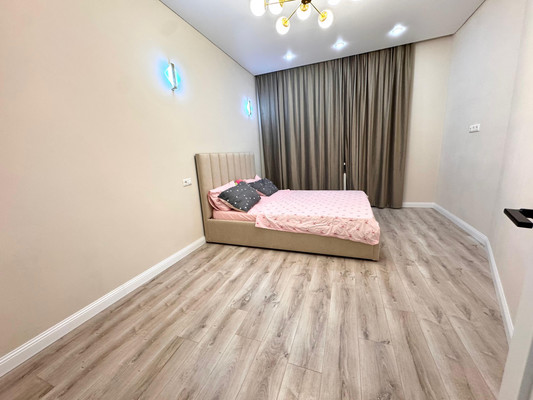 Продам трехкомнатную (3-комн.) квартиру, Енисейская ул, 2/23, Казань г